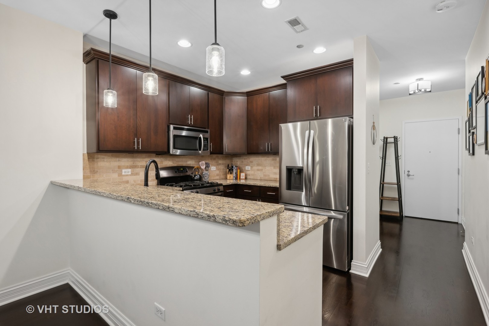 4950 N Western Avenue Unit: 3E