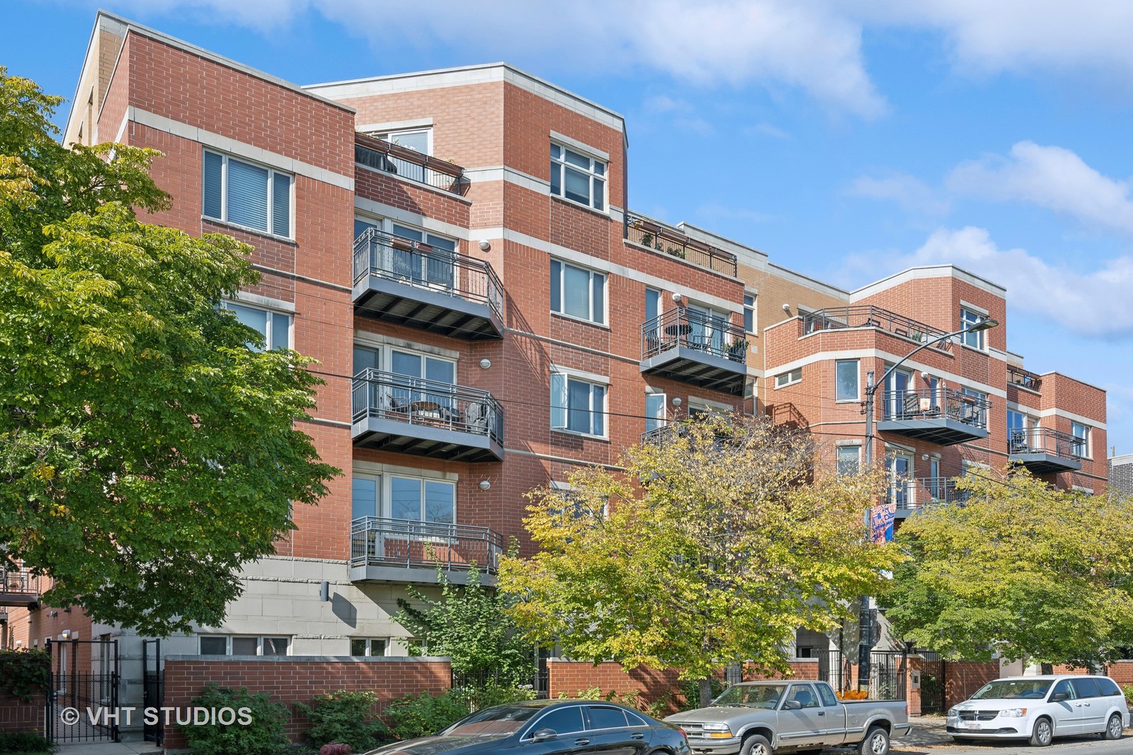 4950 N Western Avenue Unit: 3E