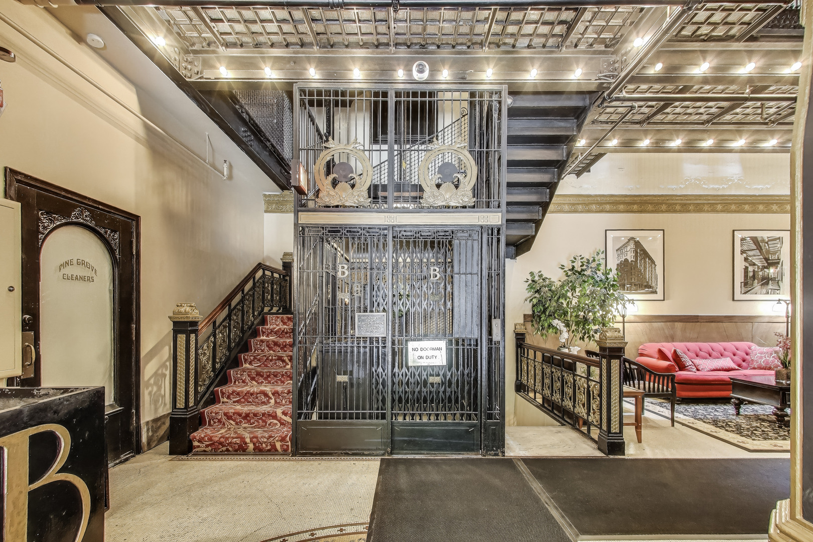 2800 N Pine Grove Avenue Unit: 8A