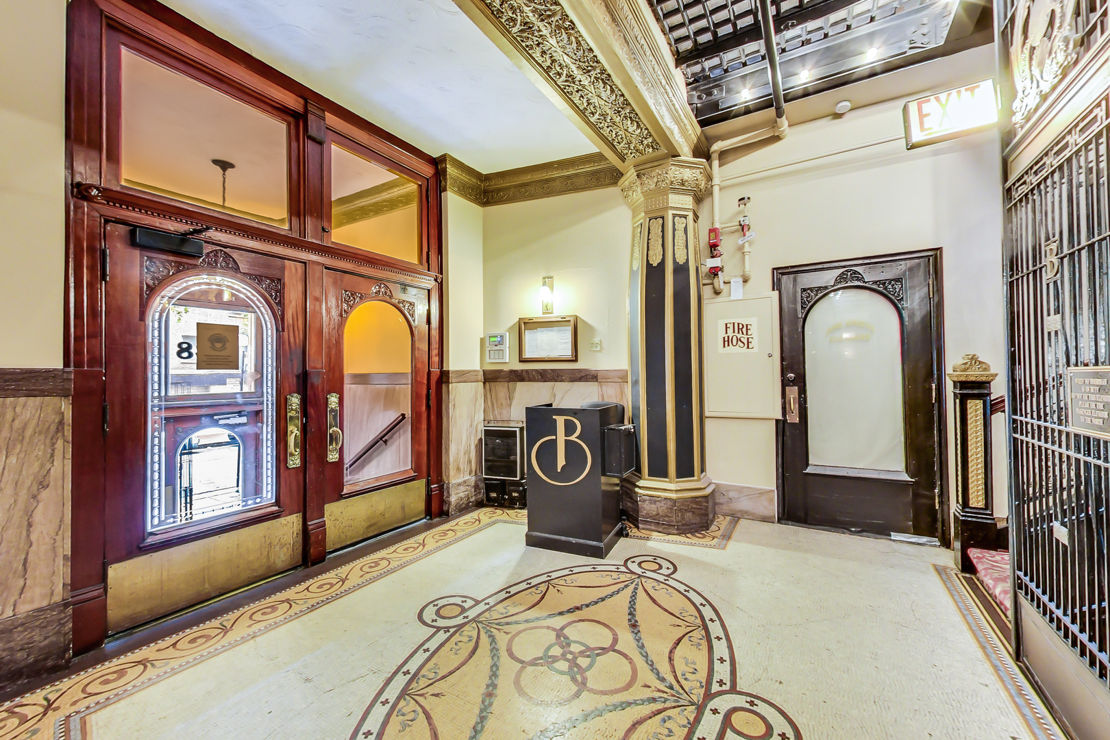 2800 N Pine Grove Avenue Unit: 8A