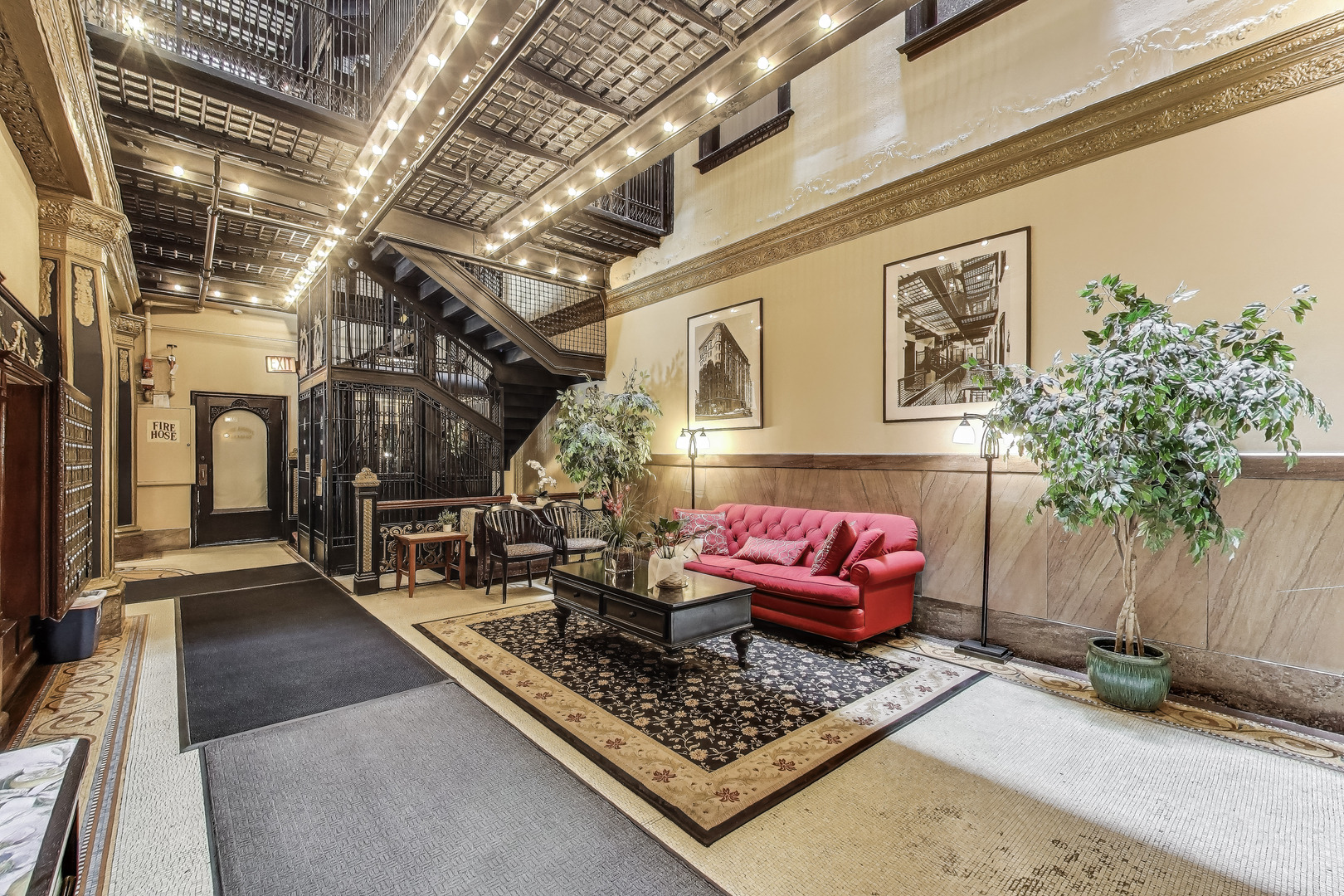 2800 N Pine Grove Avenue Unit: 8A