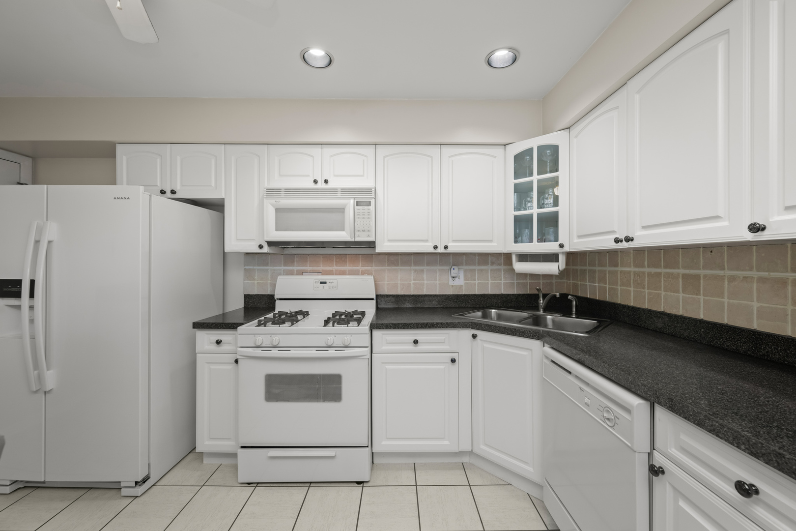 10121 Hartford Court Unit: 3C