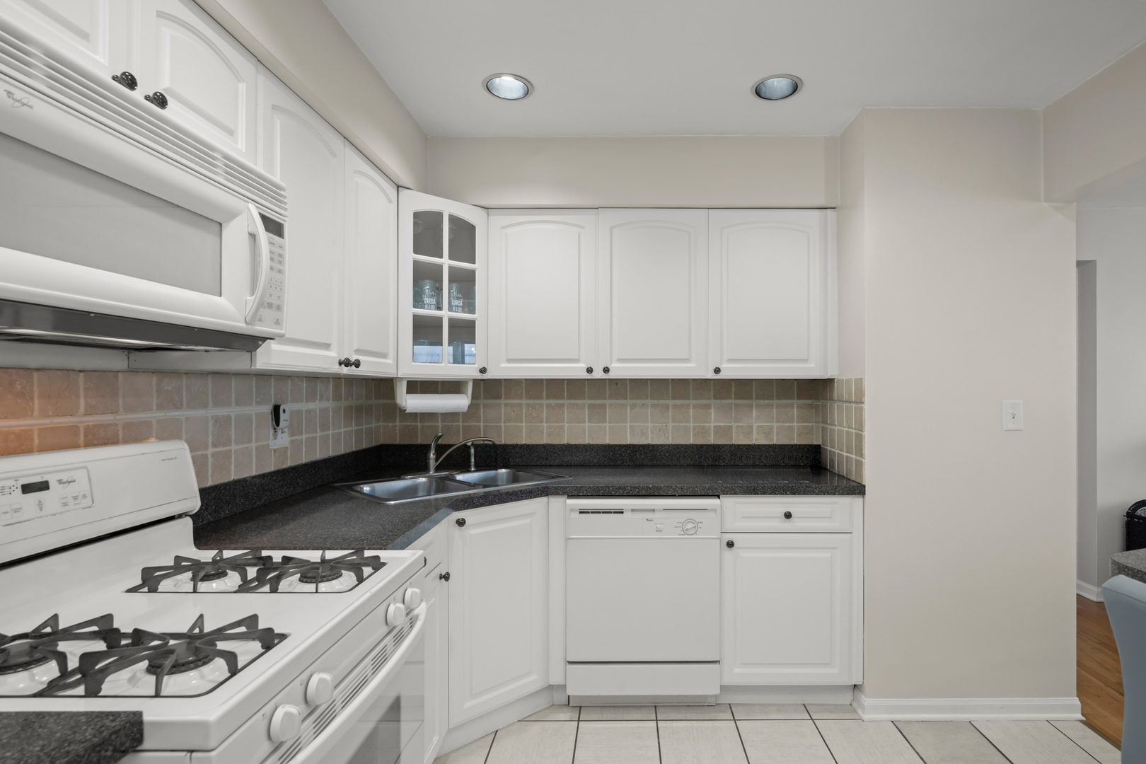 10121 Hartford Court Unit: 3C