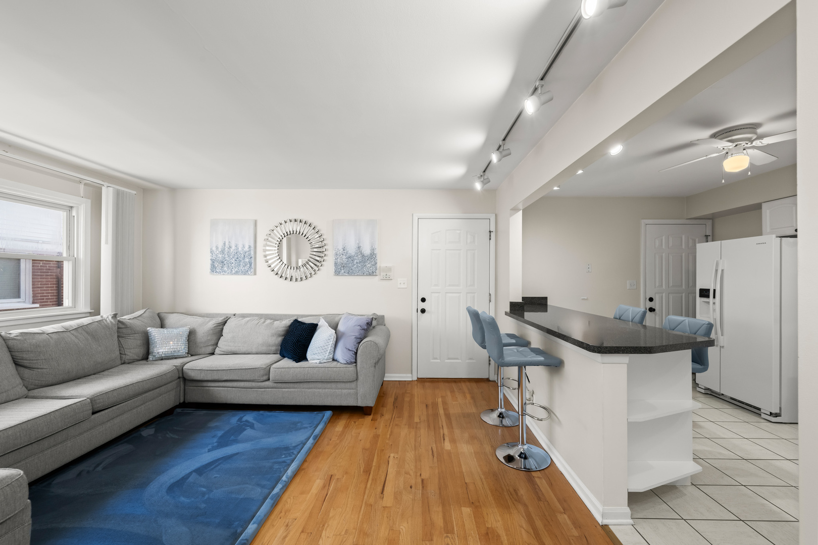 10121 Hartford Court Unit: 3C