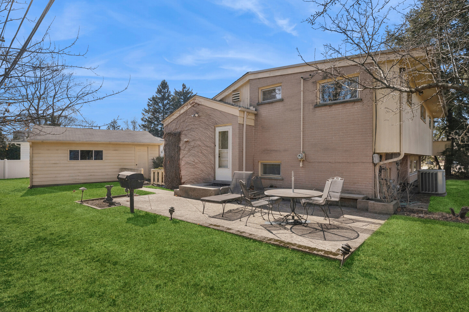1041 Arbor Lane