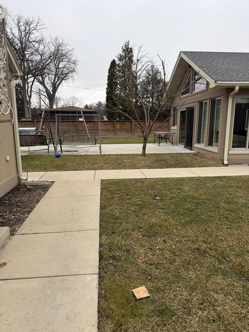 4N150 Hawthorne Avenue