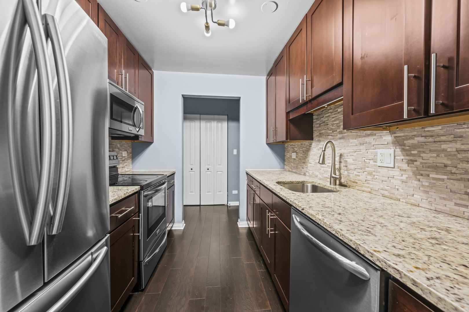 201 Thames Parkway Unit: 2K