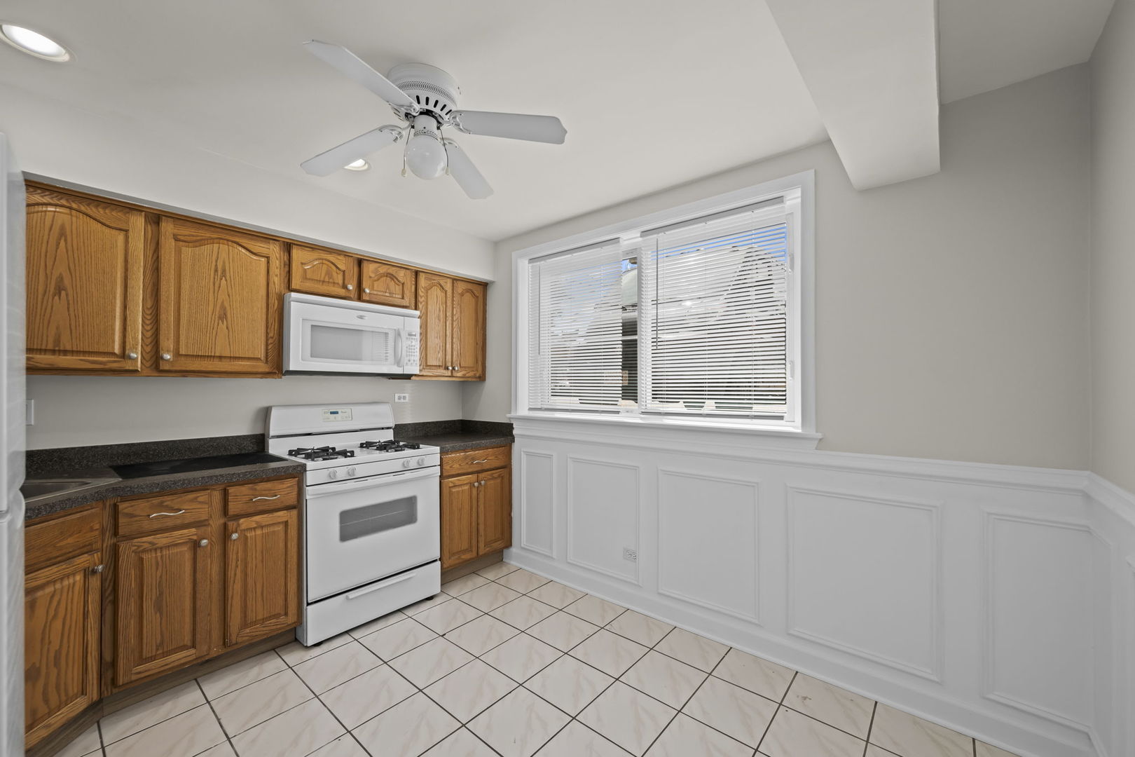 10121 Hartford Court Unit: 1B