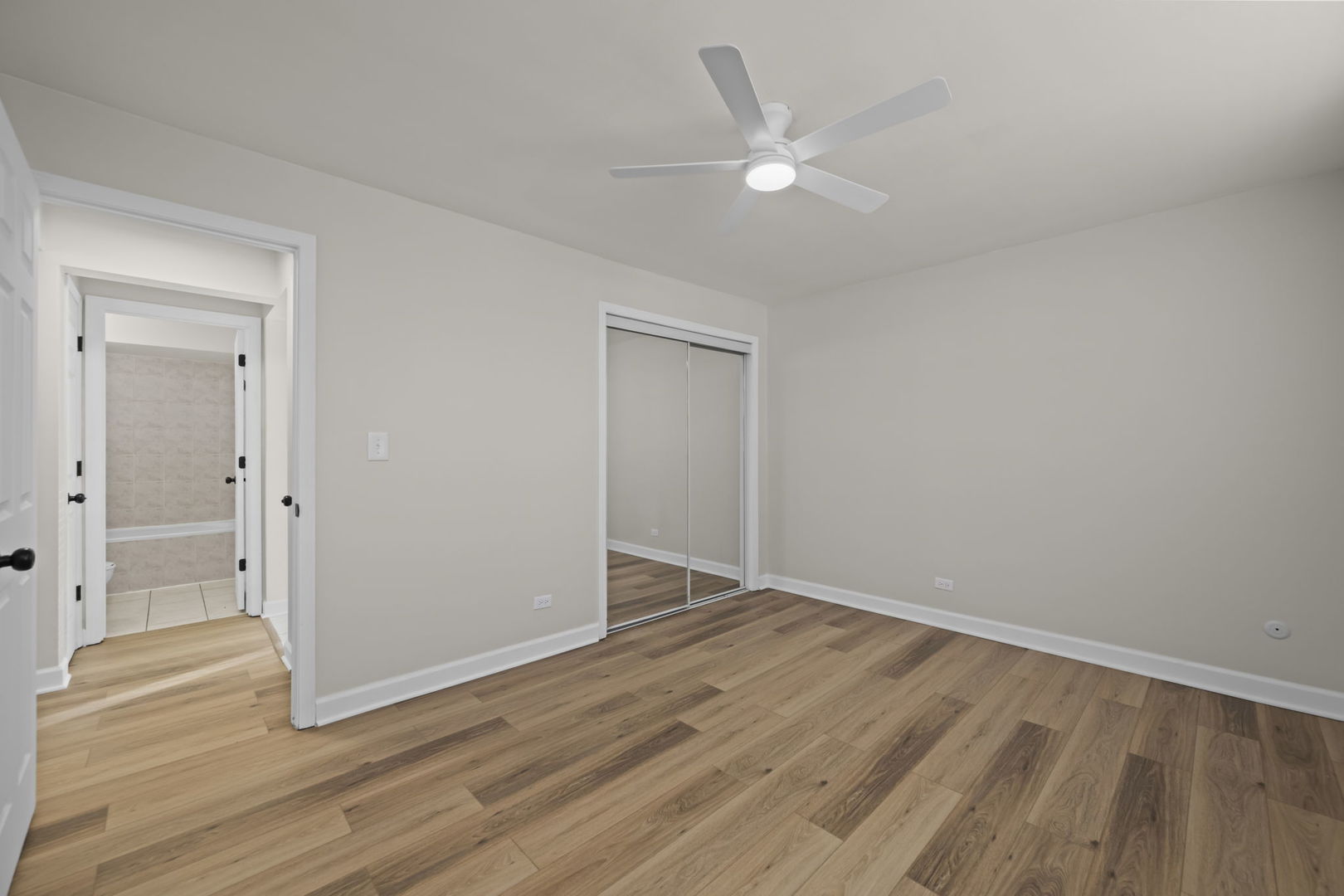 10121 Hartford Court Unit: 1B