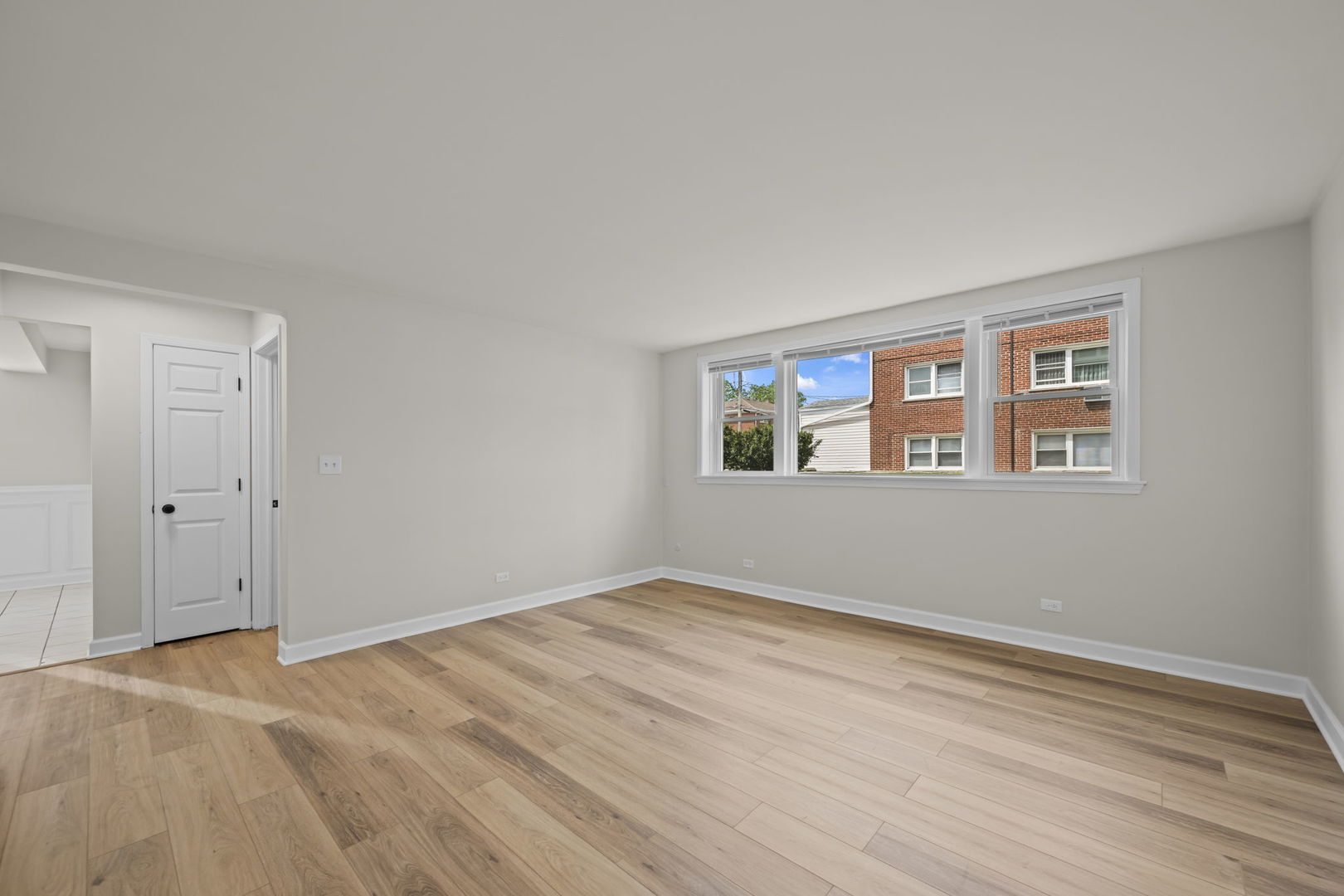 10121 Hartford Court Unit: 1B