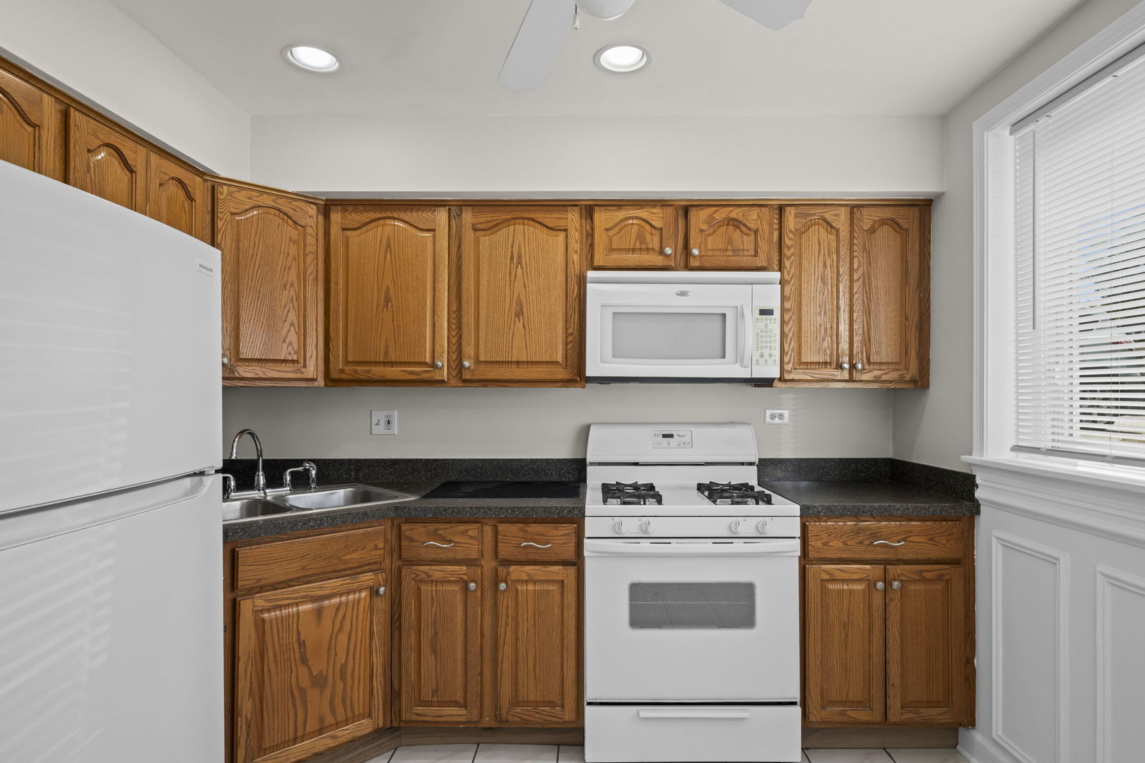 10121 Hartford Court Unit: 1B