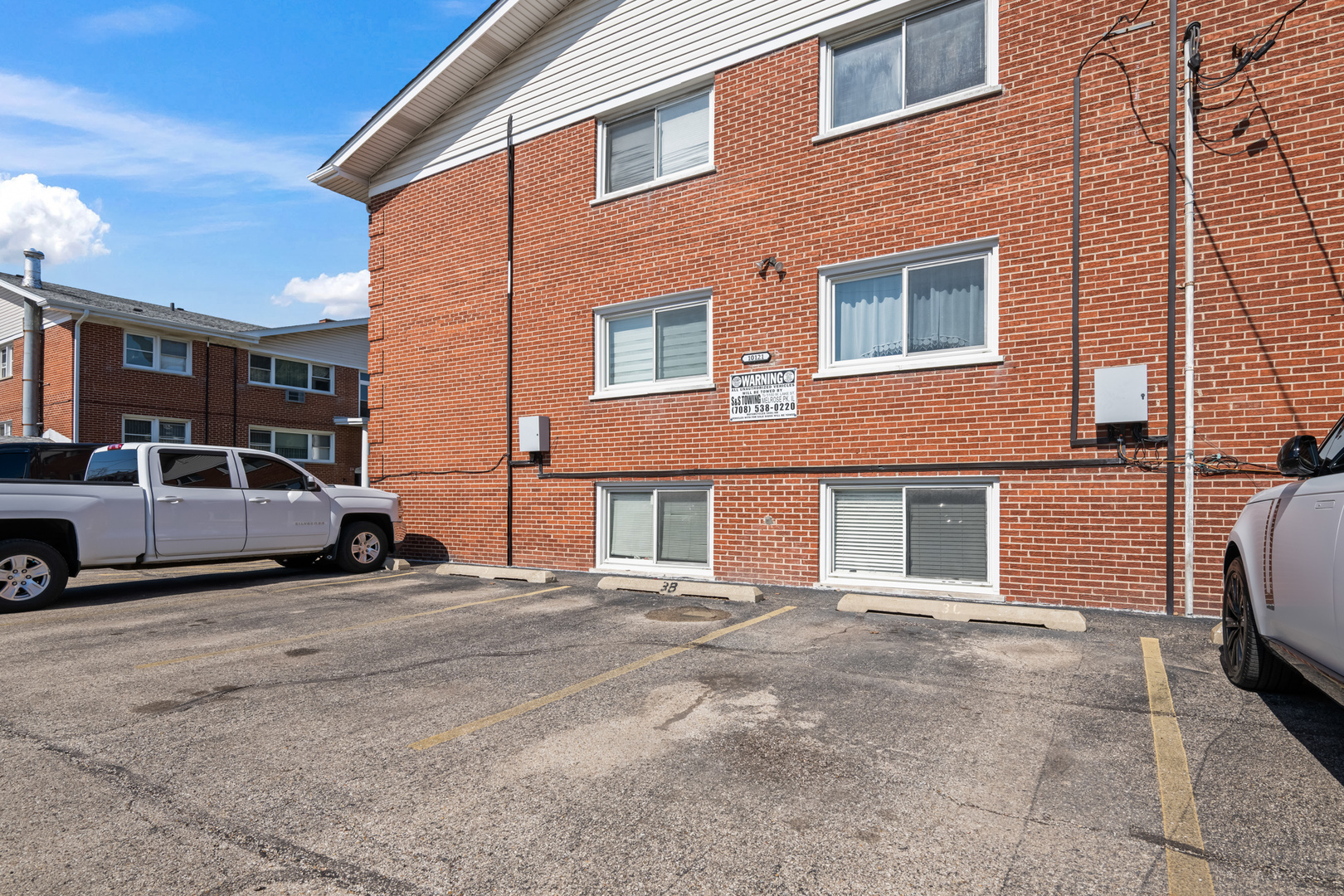 10121 Hartford Court Unit: 1B