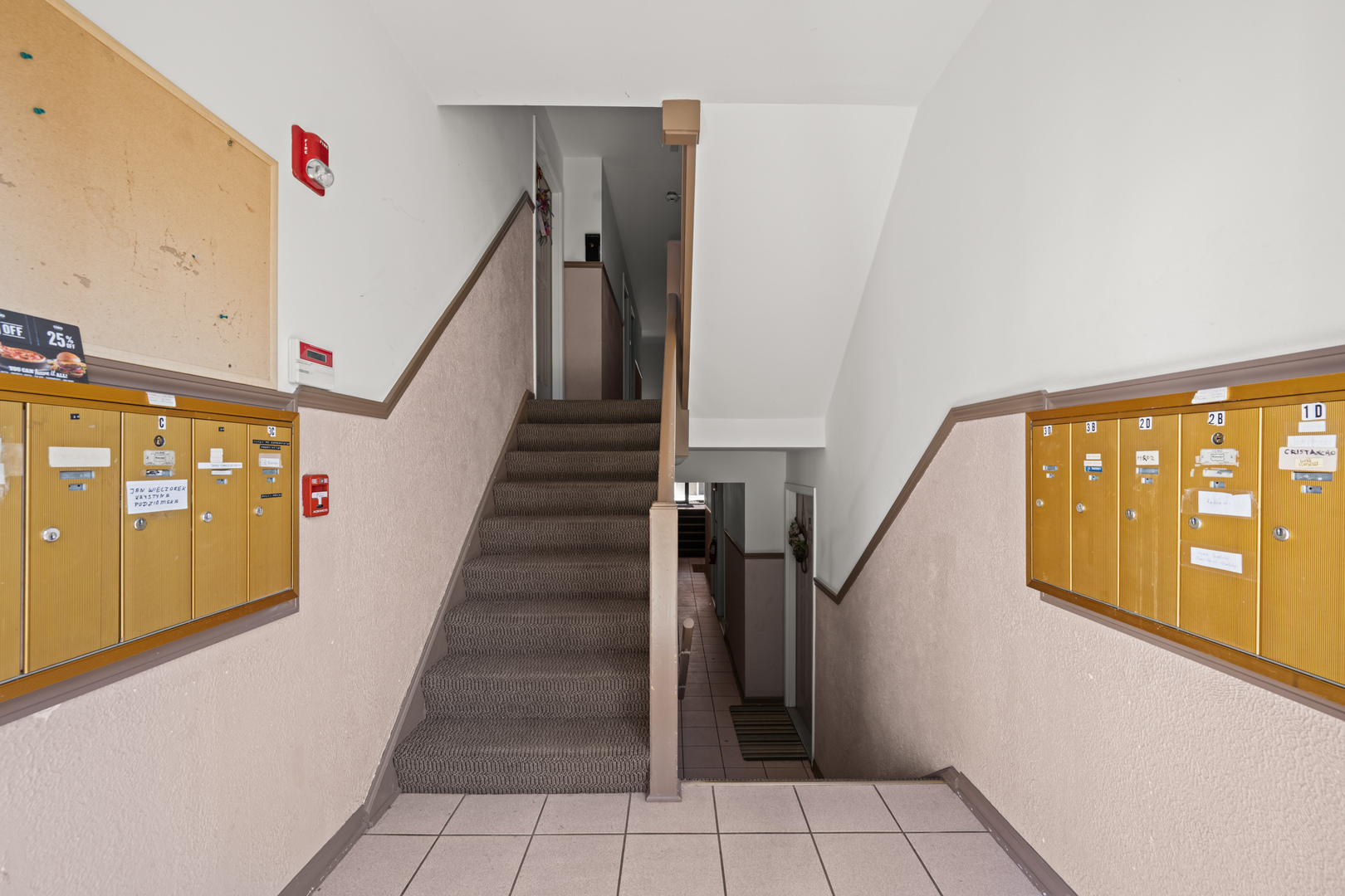 10121 Hartford Court Unit: 1B