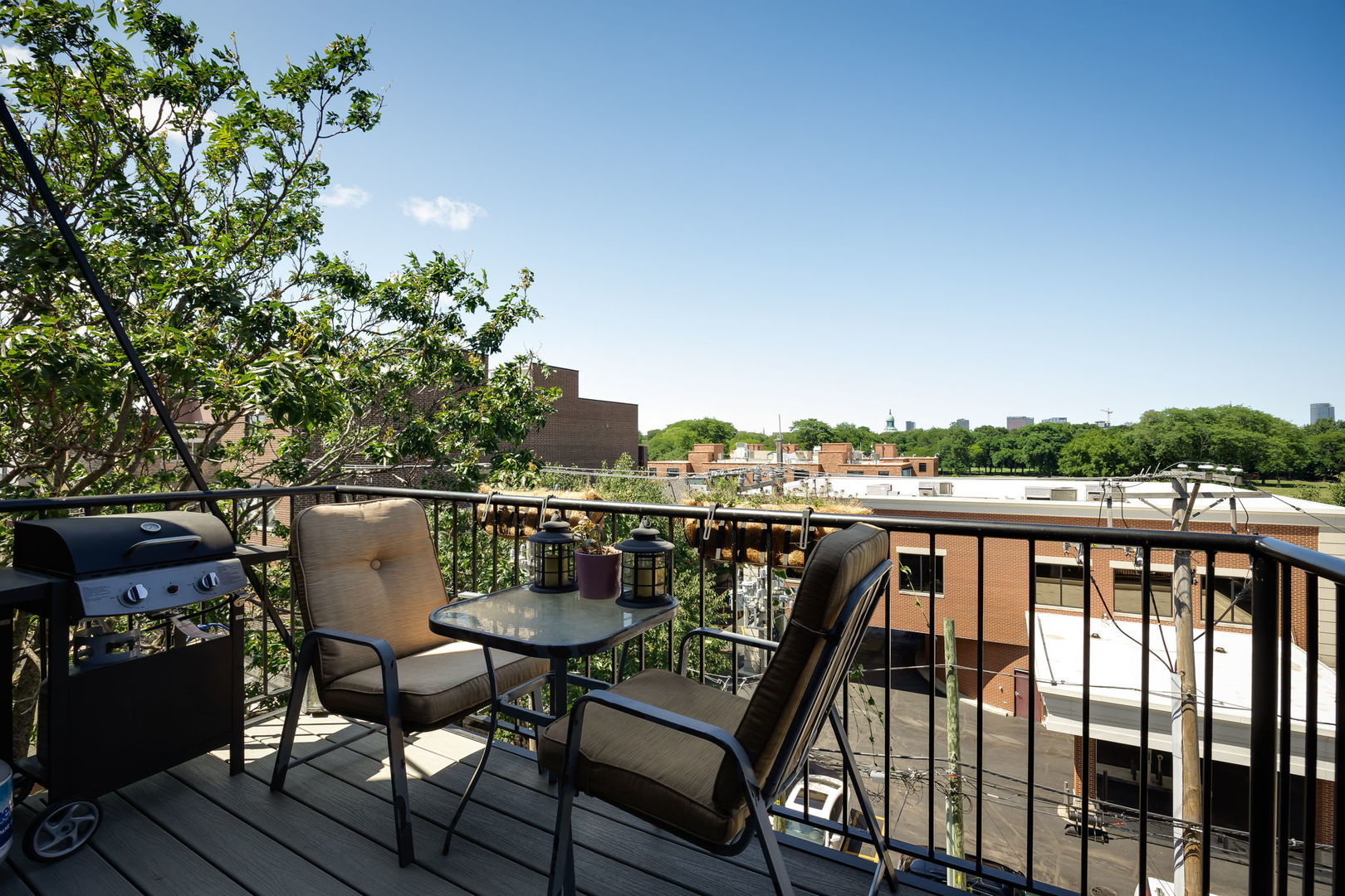 1302 W Fillmore Street Unit: 4