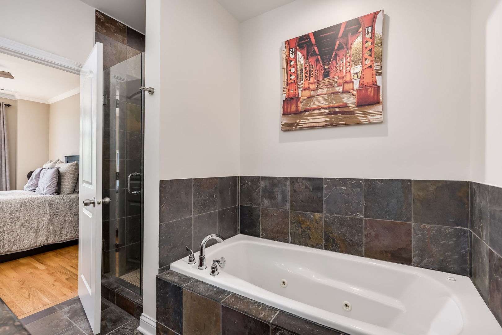 1302 W Fillmore Street Unit: 4
