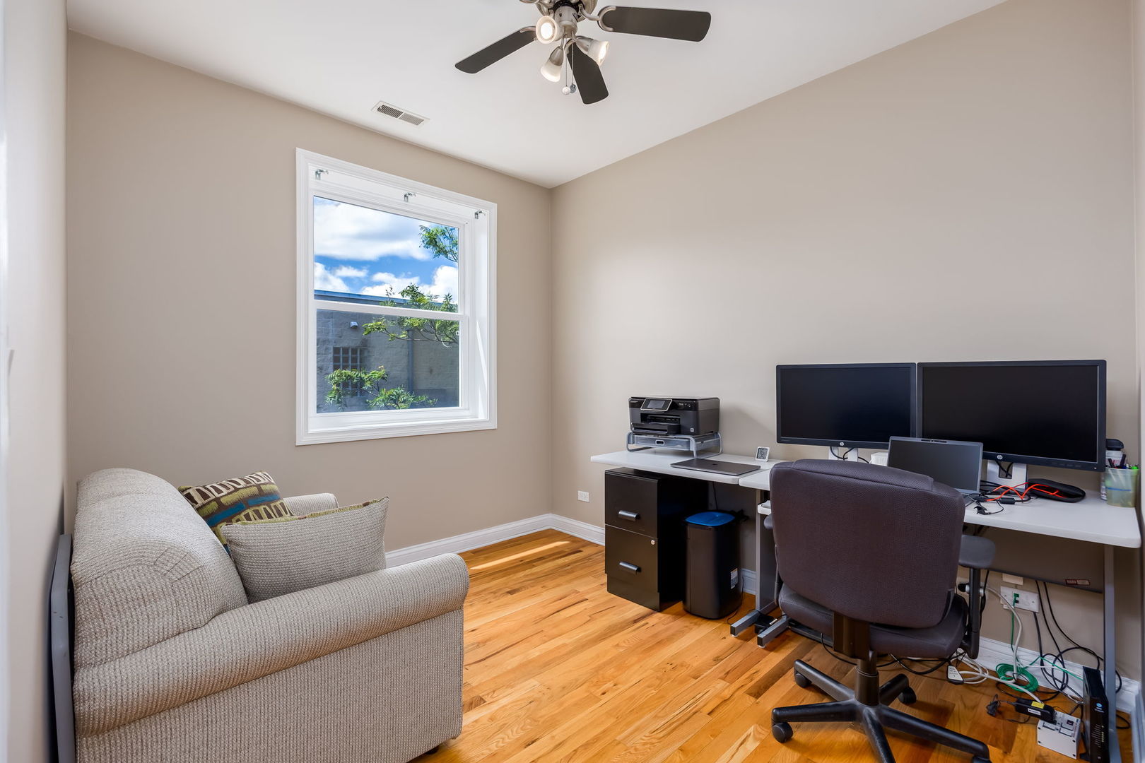1302 W Fillmore Street Unit: 4