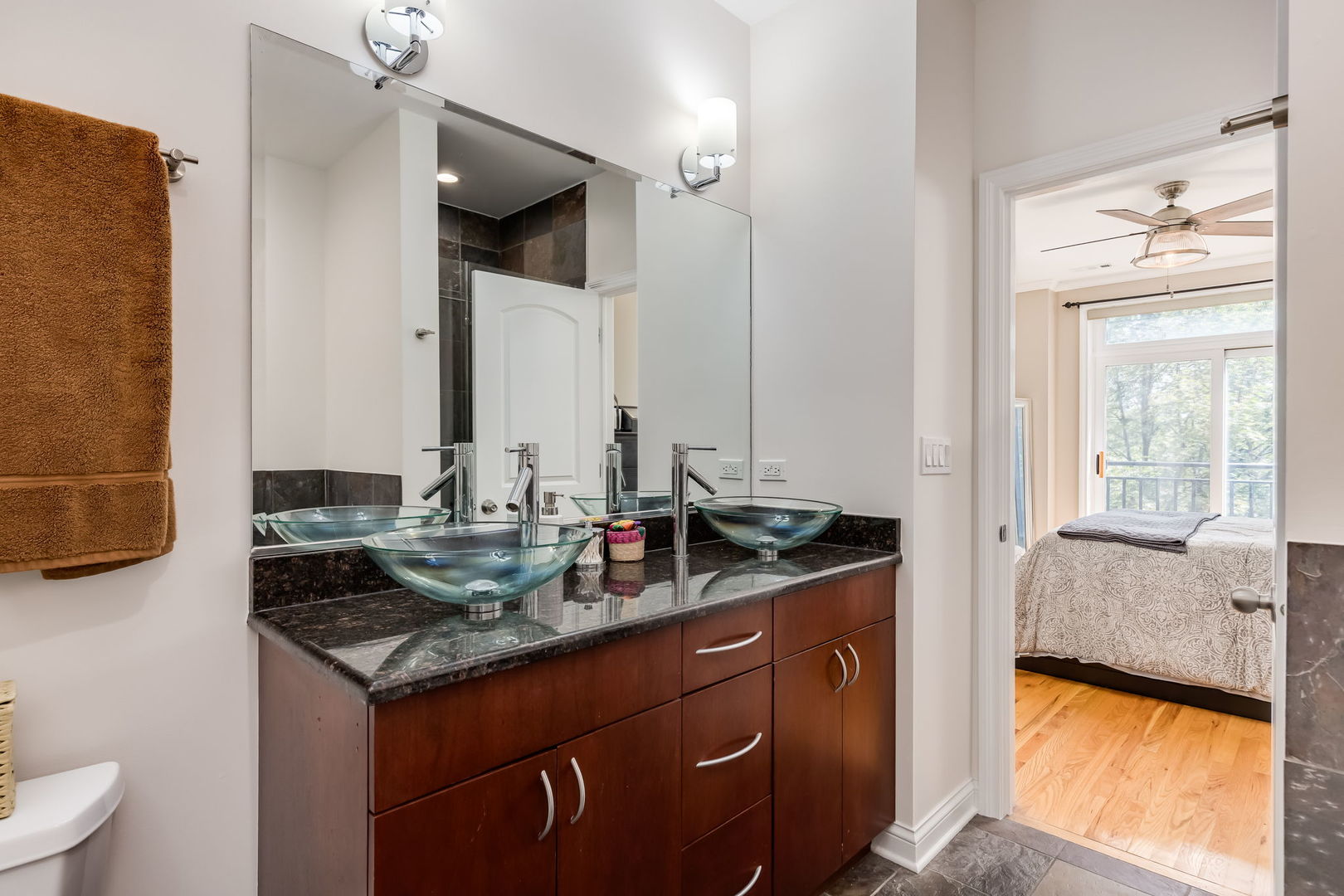 1302 W Fillmore Street Unit: 4