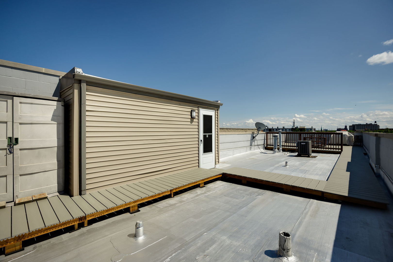1302 W Fillmore Street Unit: 4