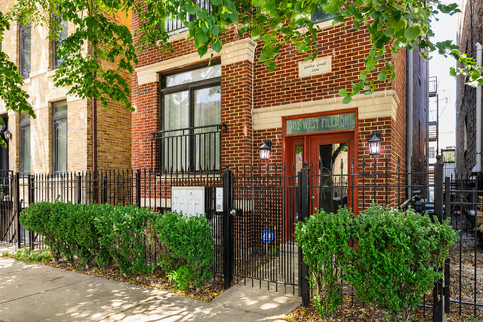 1302 W Fillmore Street Unit: 4