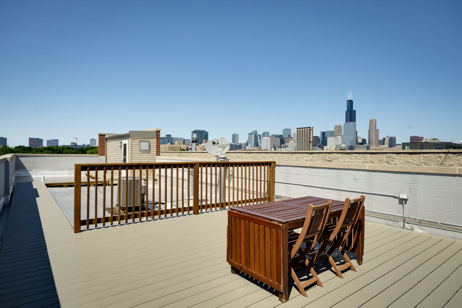1302 W Fillmore Street Unit: 4