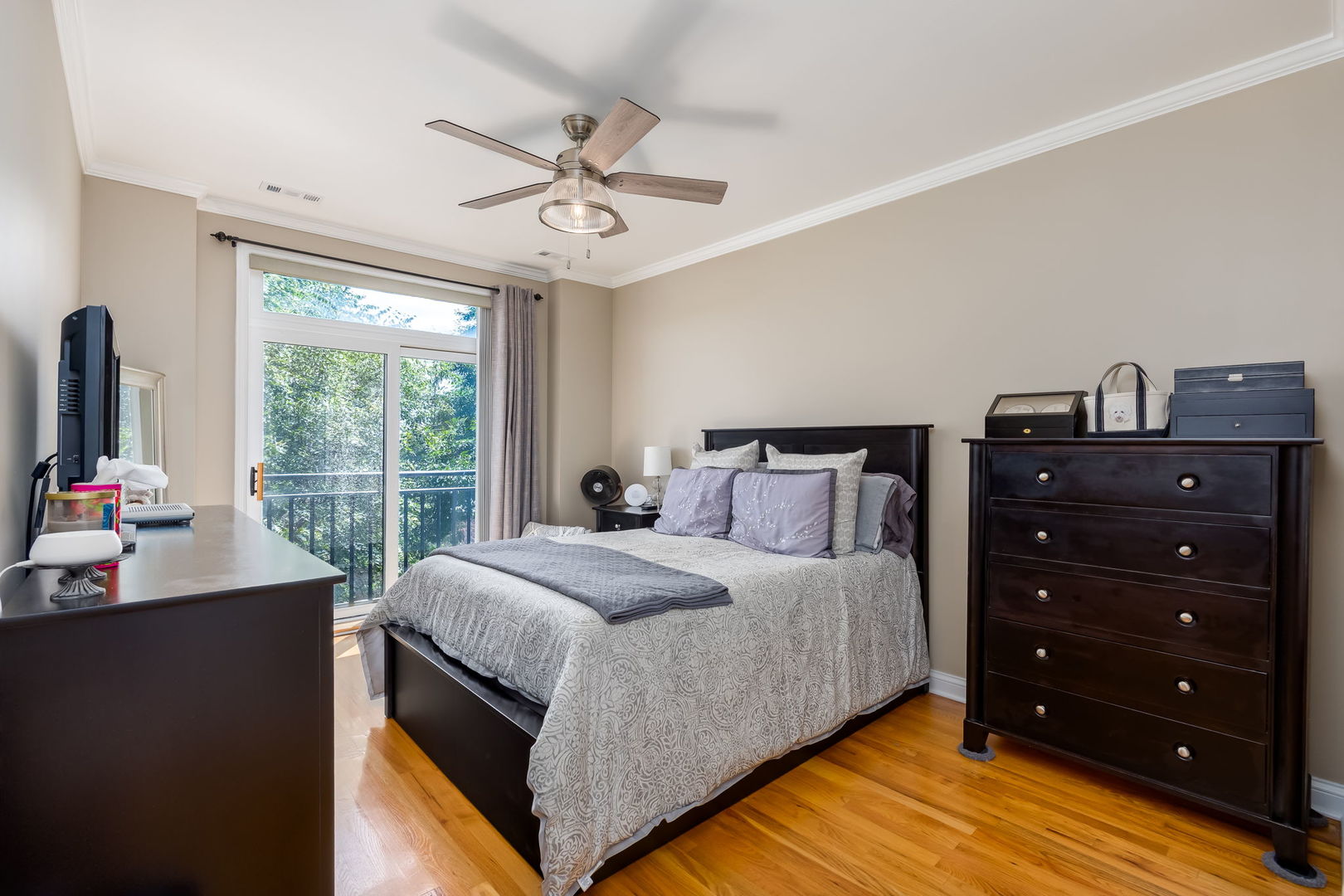 1302 W Fillmore Street Unit: 4