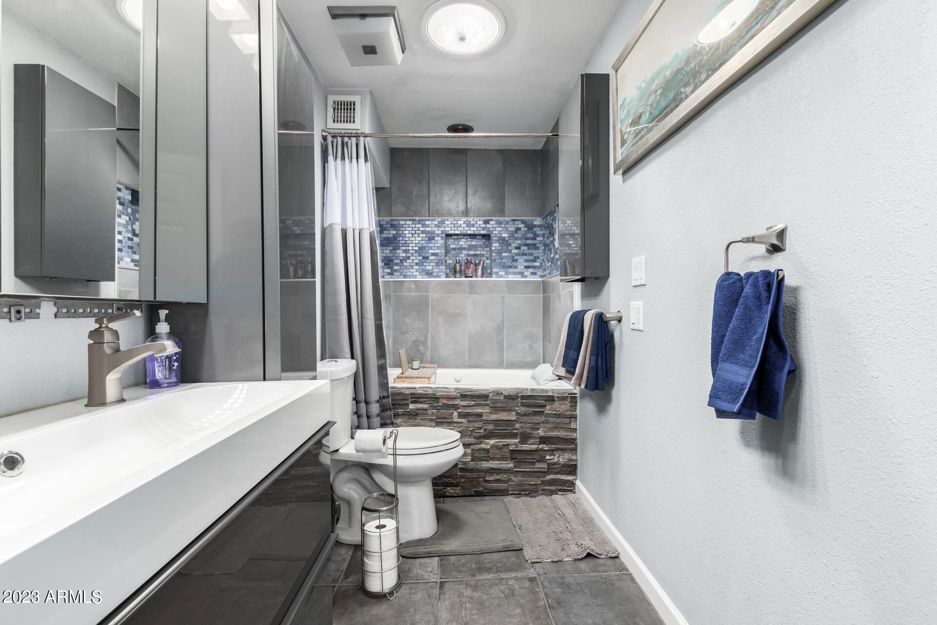 2355 W MONTE CRISTO Avenue W