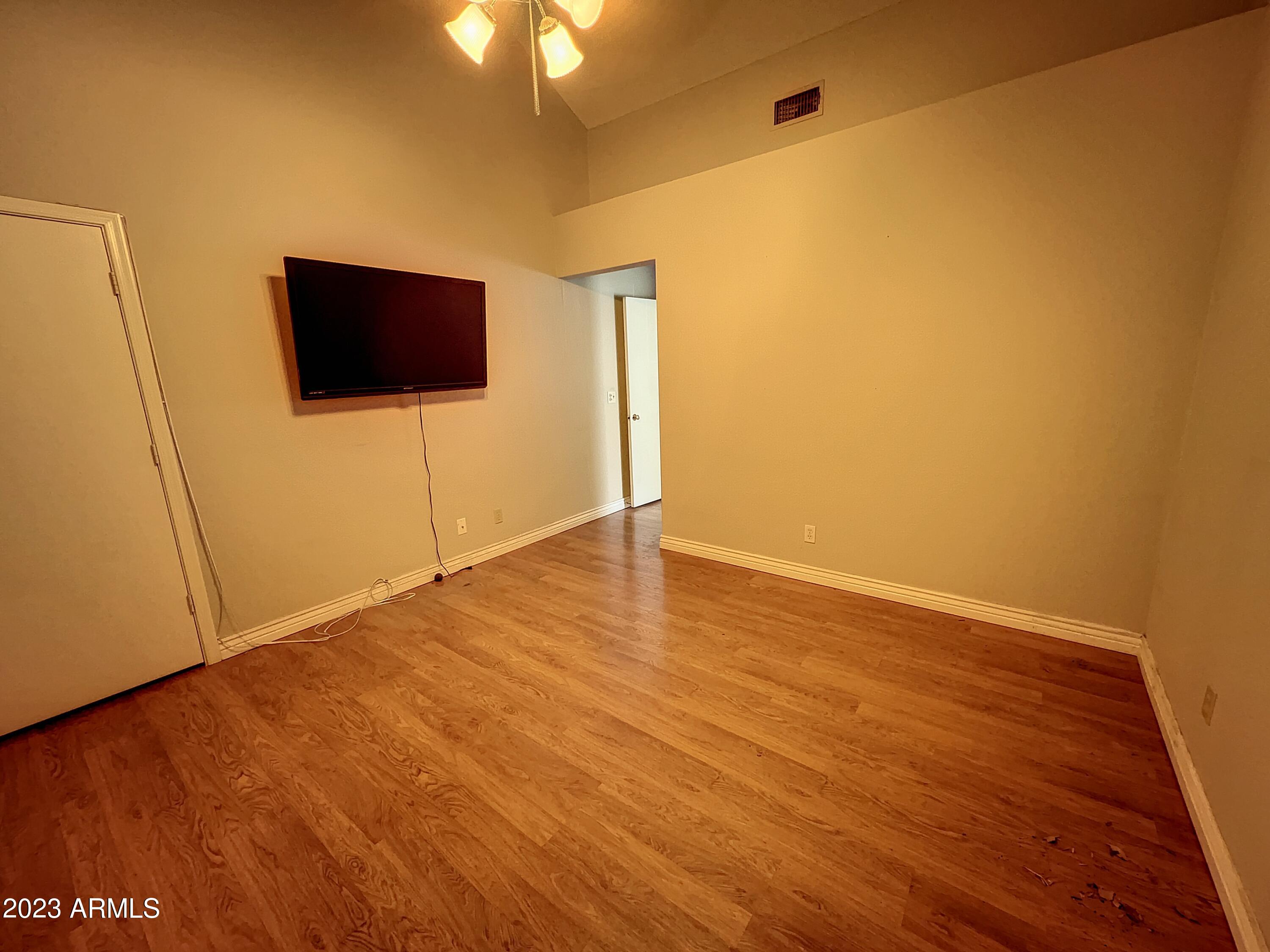 19820 N 13TH Avenue, 264