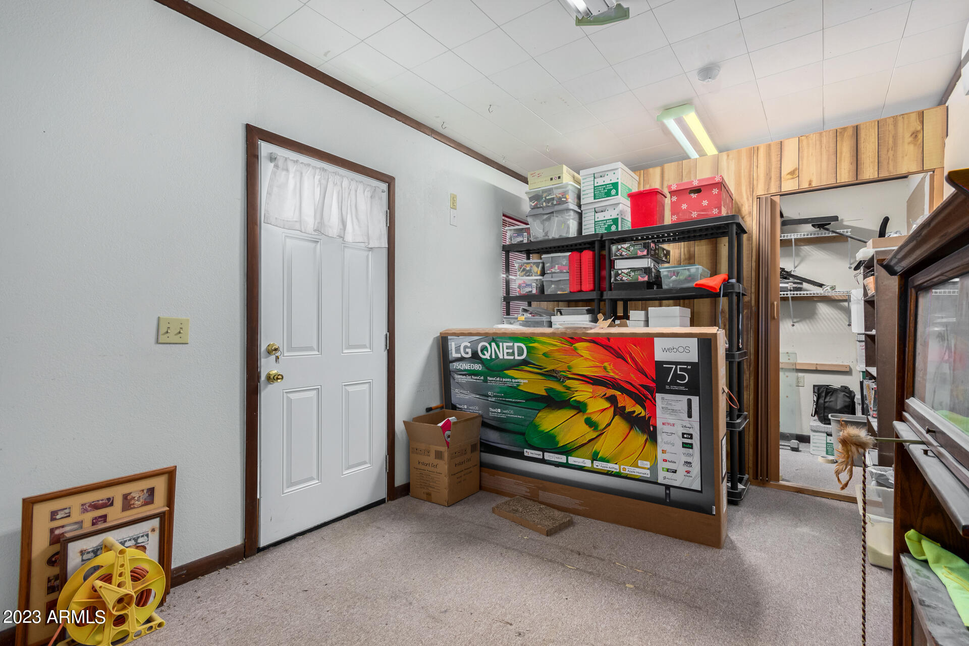 1523 W MISSION Drive