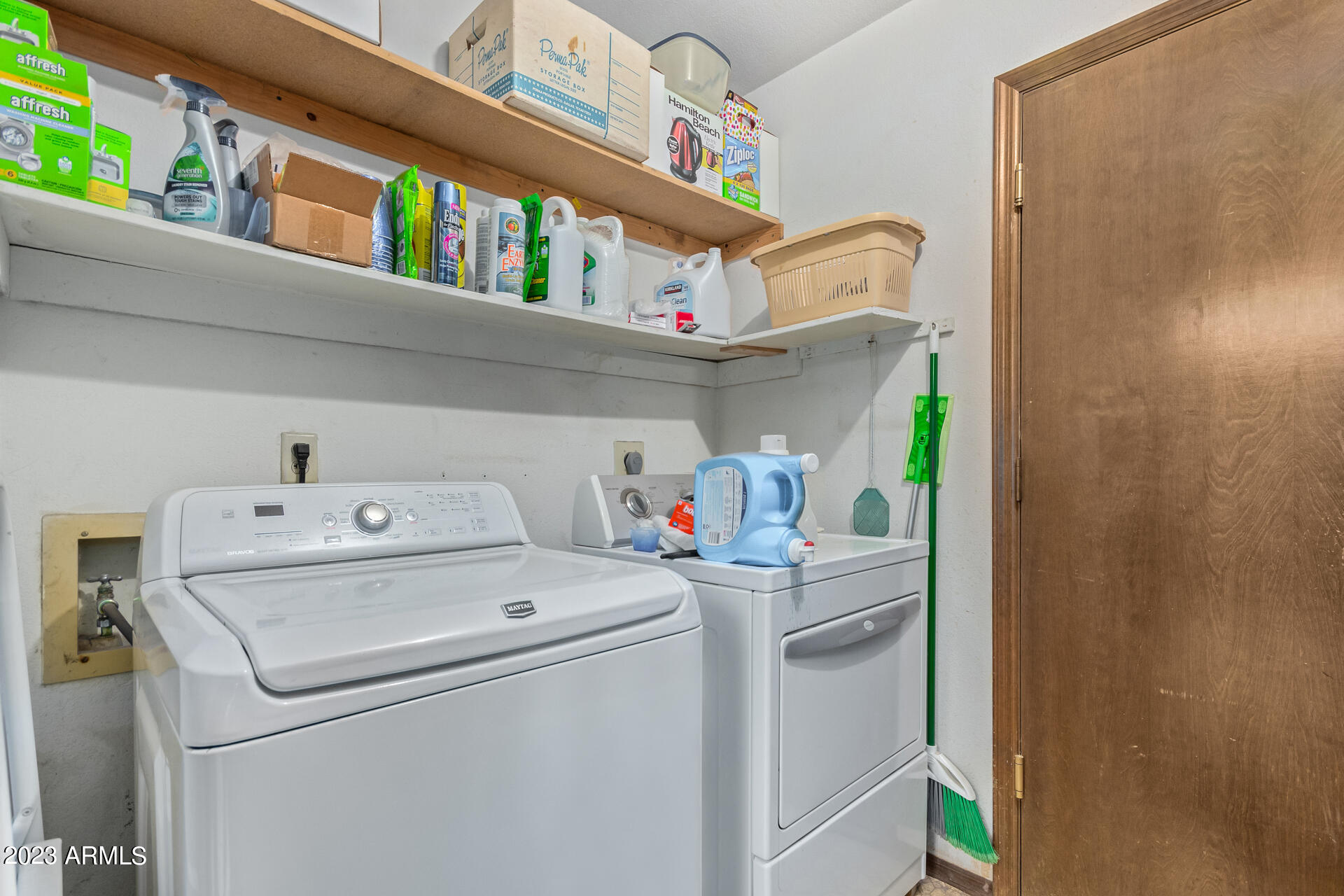 1523 W MISSION Drive