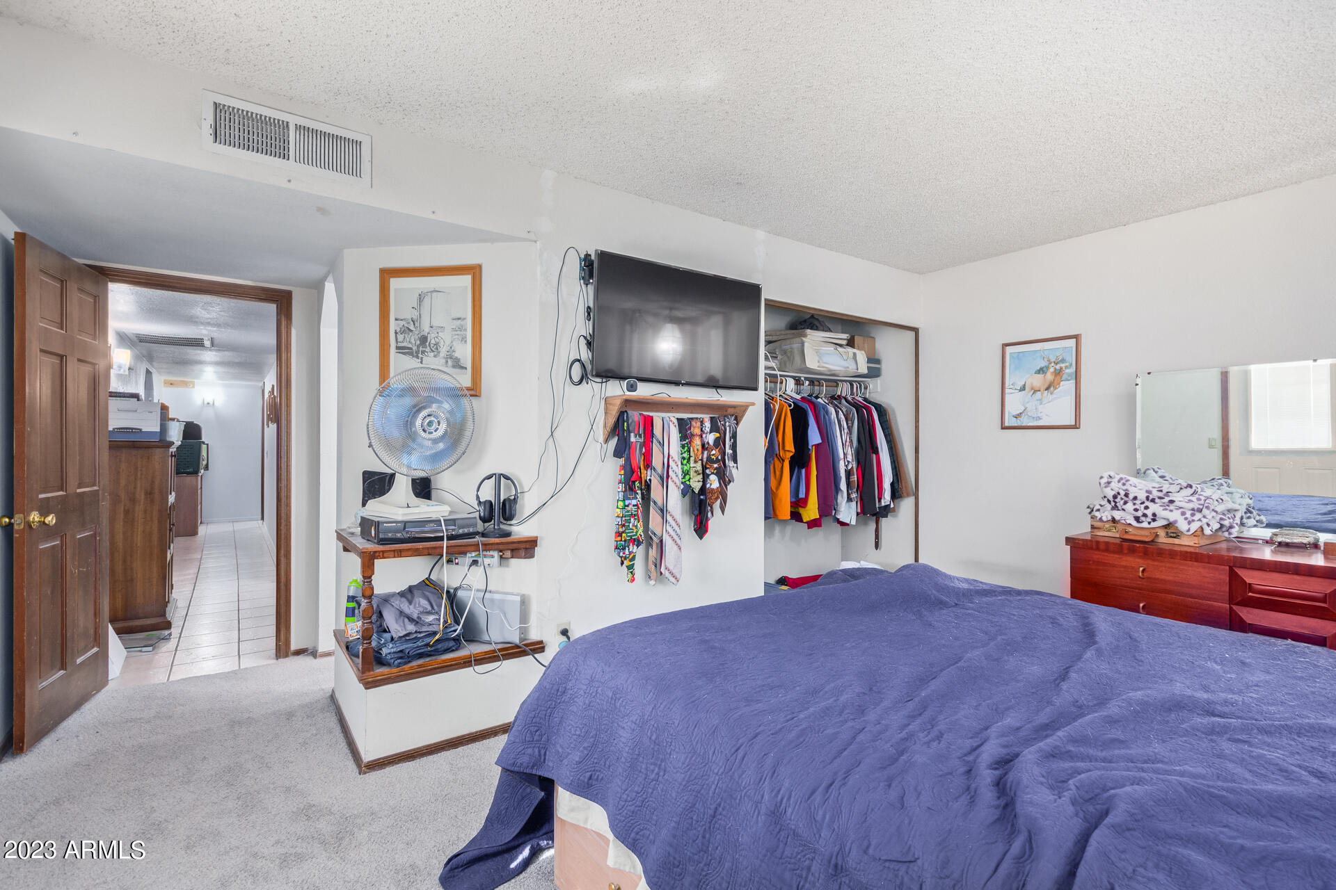 1523 W MISSION Drive