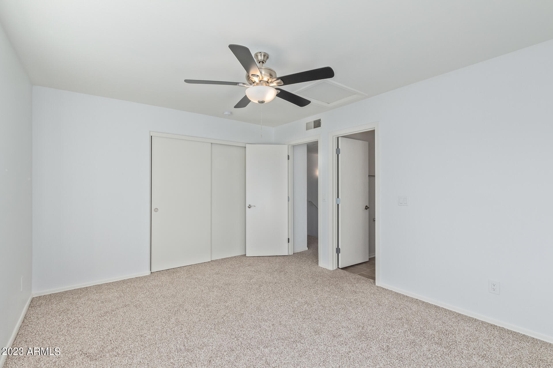 860 N MCQUEEN Road, 1135