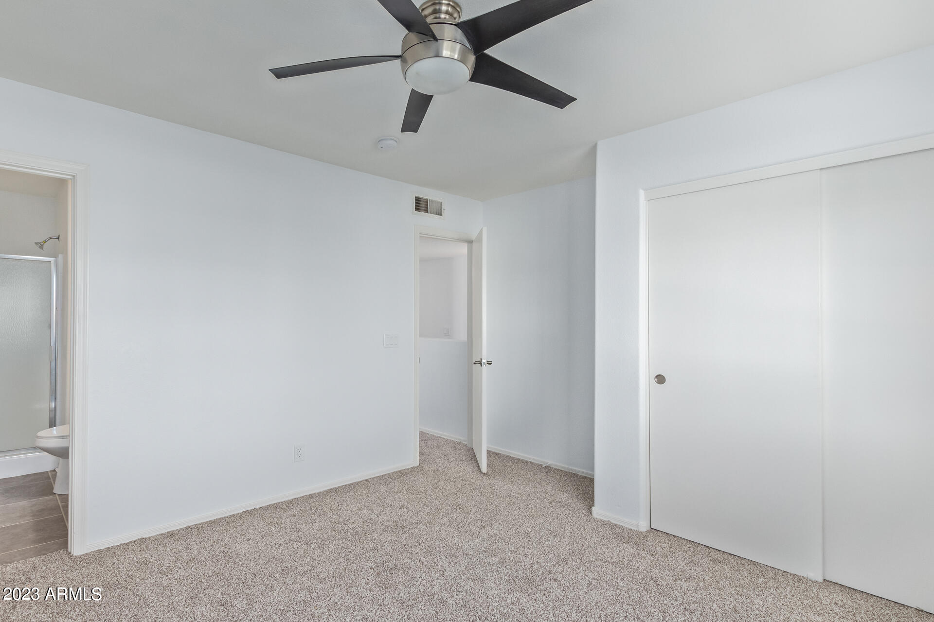 860 N MCQUEEN Road, 1135