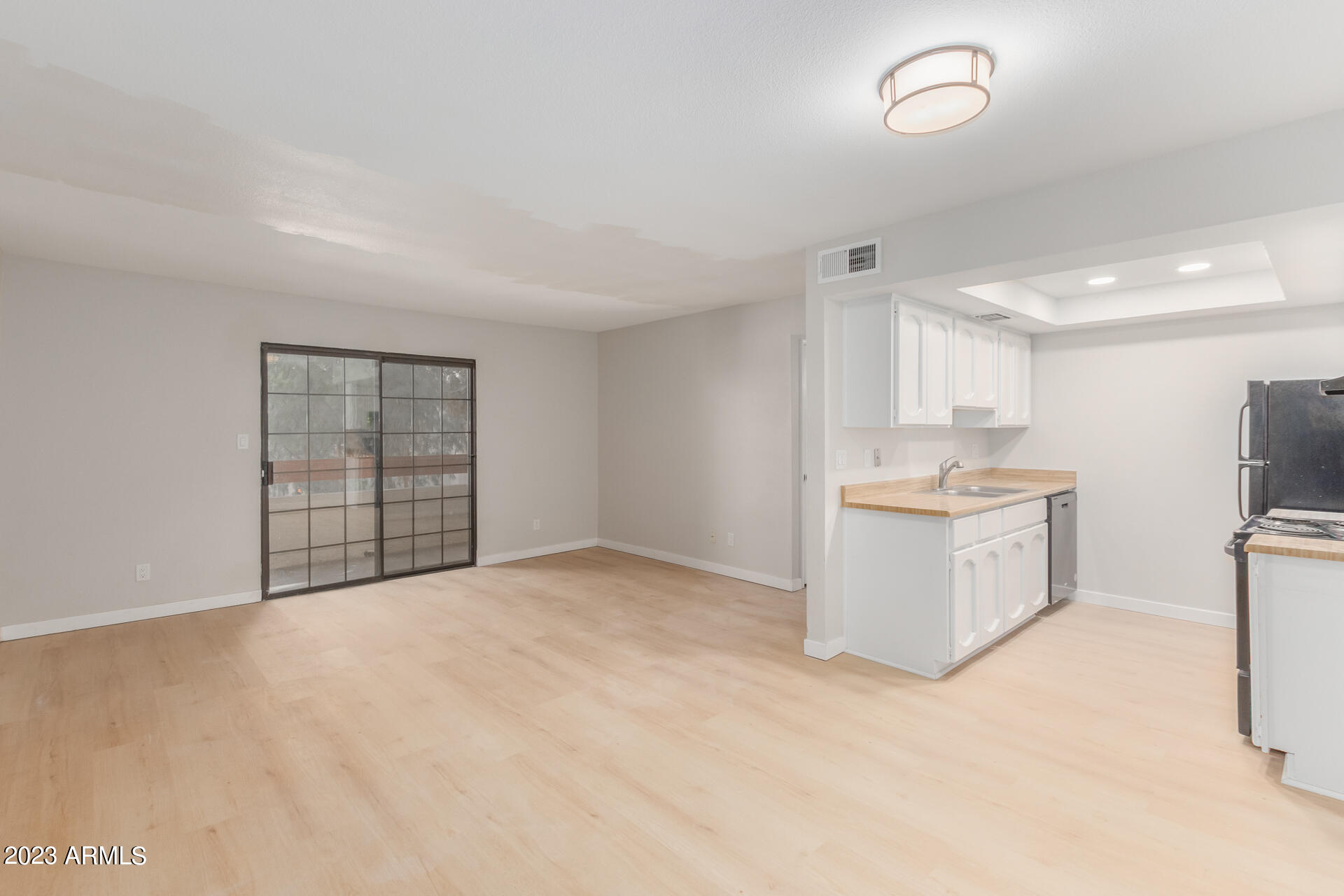 3131 W COCHISE Drive, 225