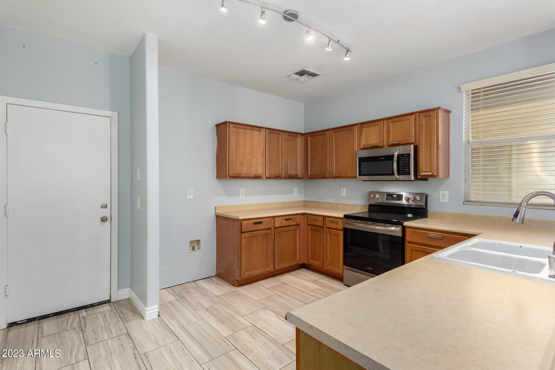 5164 W ALBENIZ Place