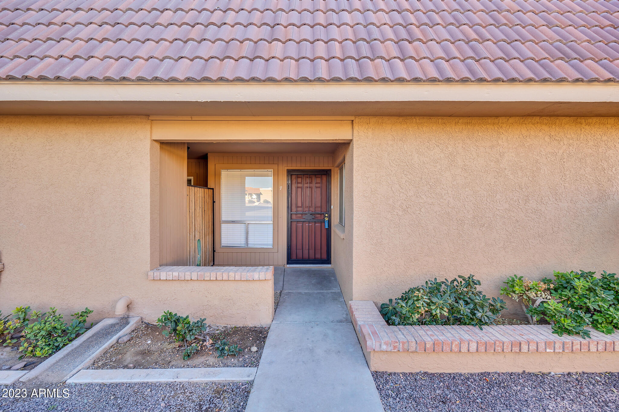 408 W BLACKHAWK Drive, 7