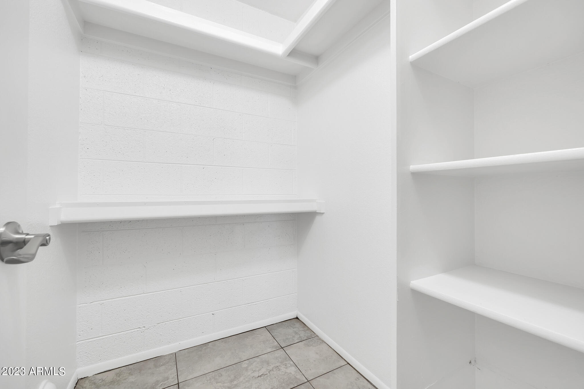 408 W BLACKHAWK Drive, 7