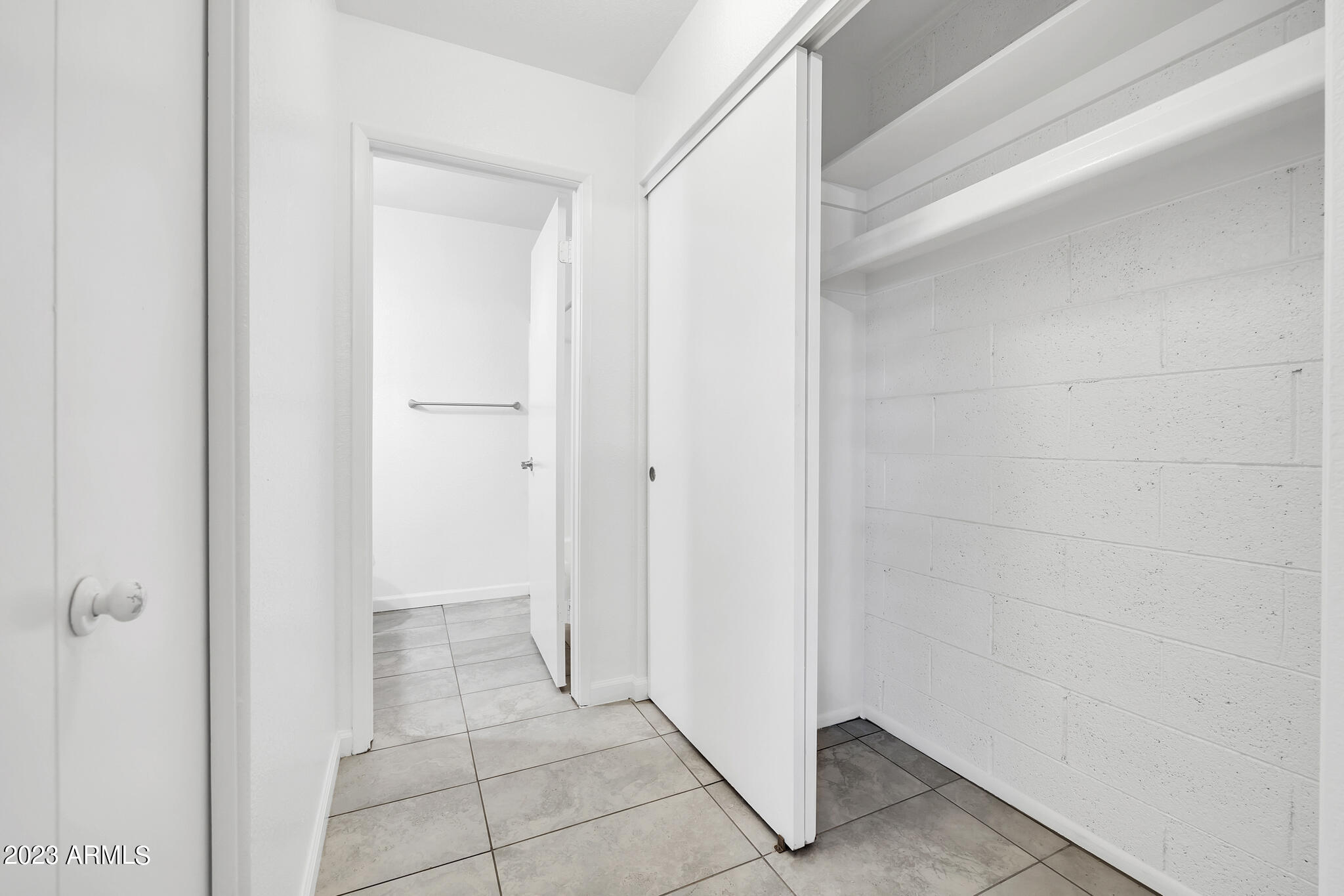 408 W BLACKHAWK Drive, 7