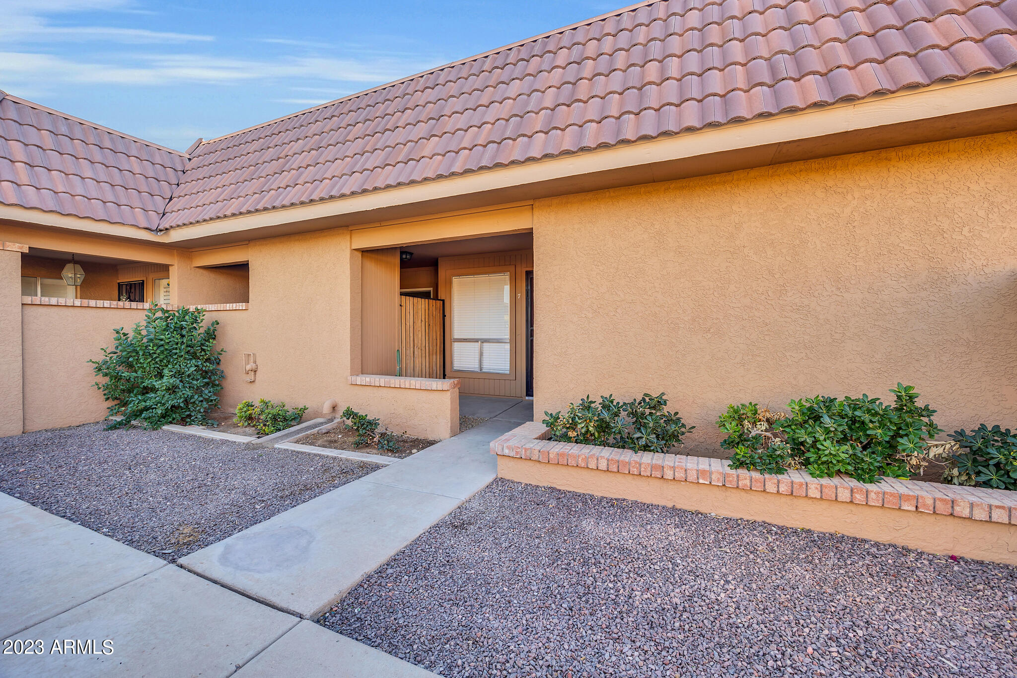 408 W BLACKHAWK Drive, 7