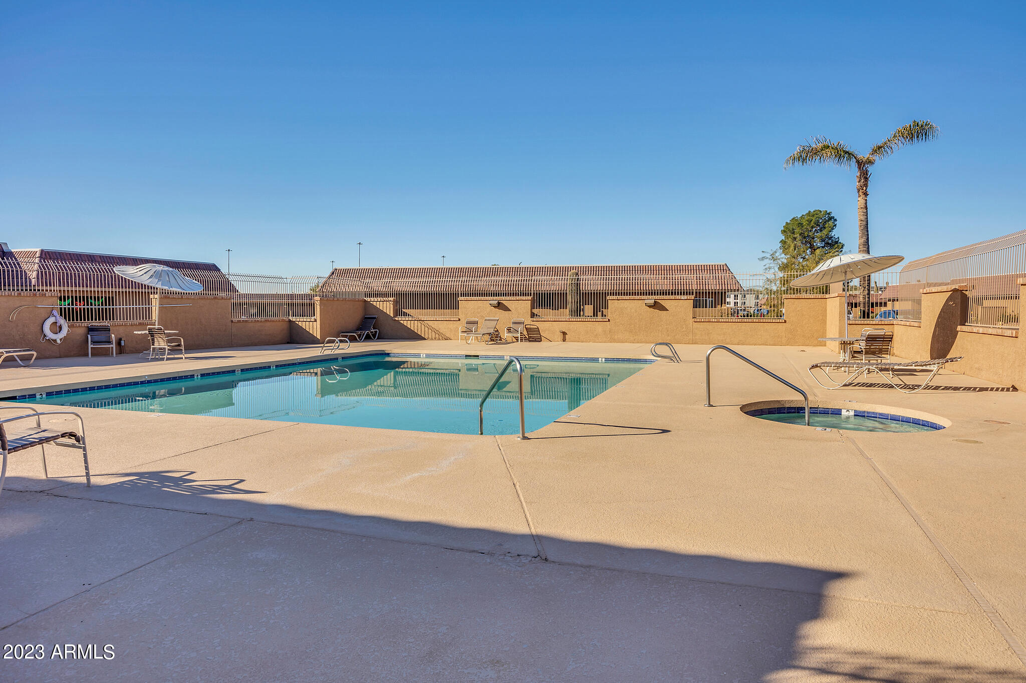 408 W BLACKHAWK Drive, 7