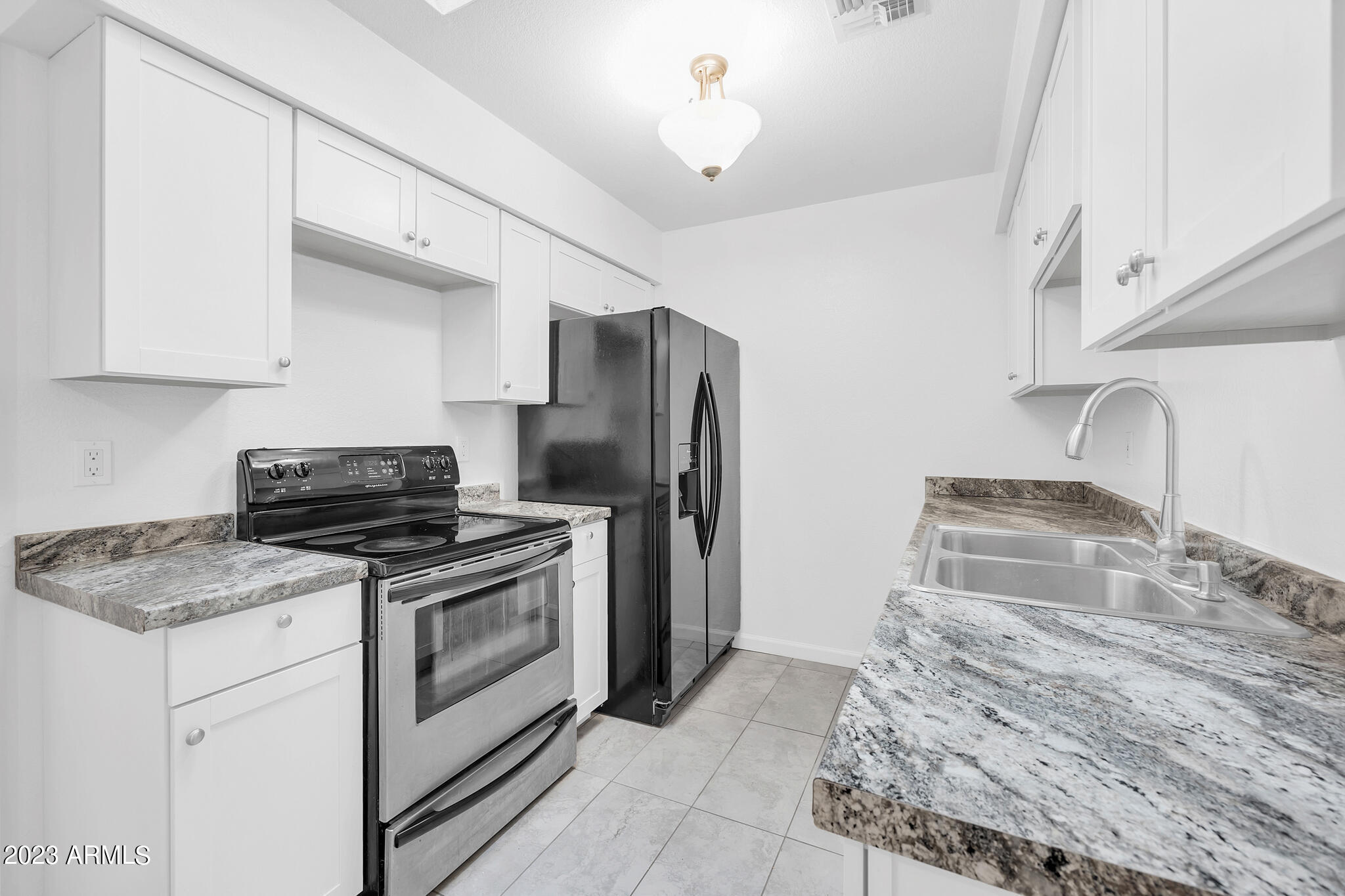 408 W BLACKHAWK Drive, 7