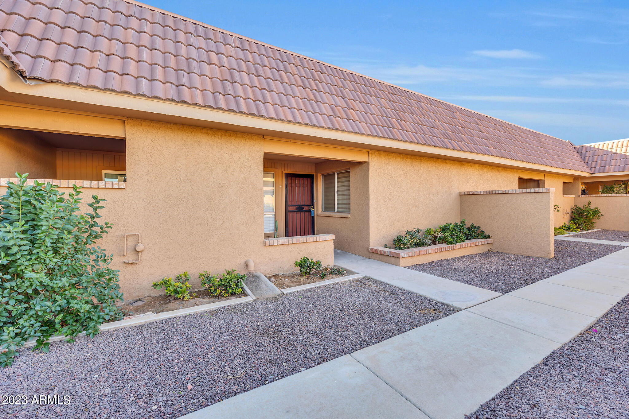 408 W BLACKHAWK Drive, 7