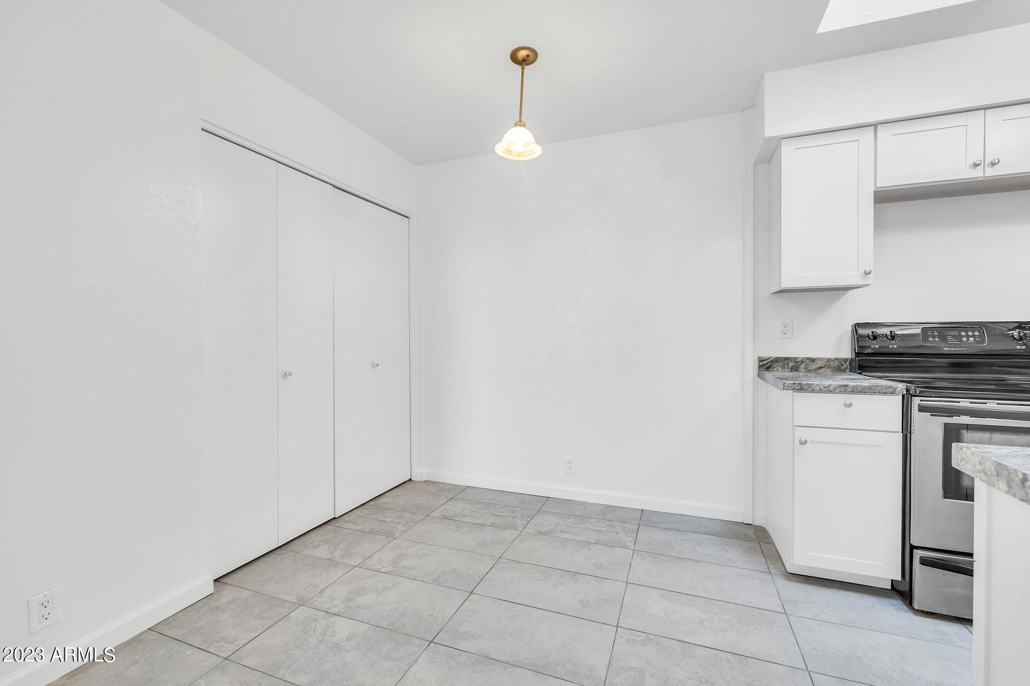 408 W BLACKHAWK Drive, 7