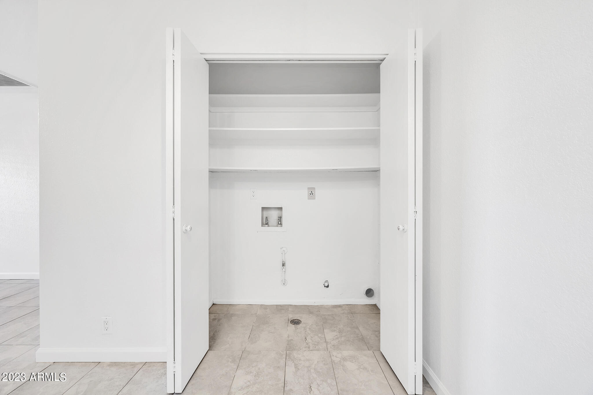 408 W BLACKHAWK Drive, 7