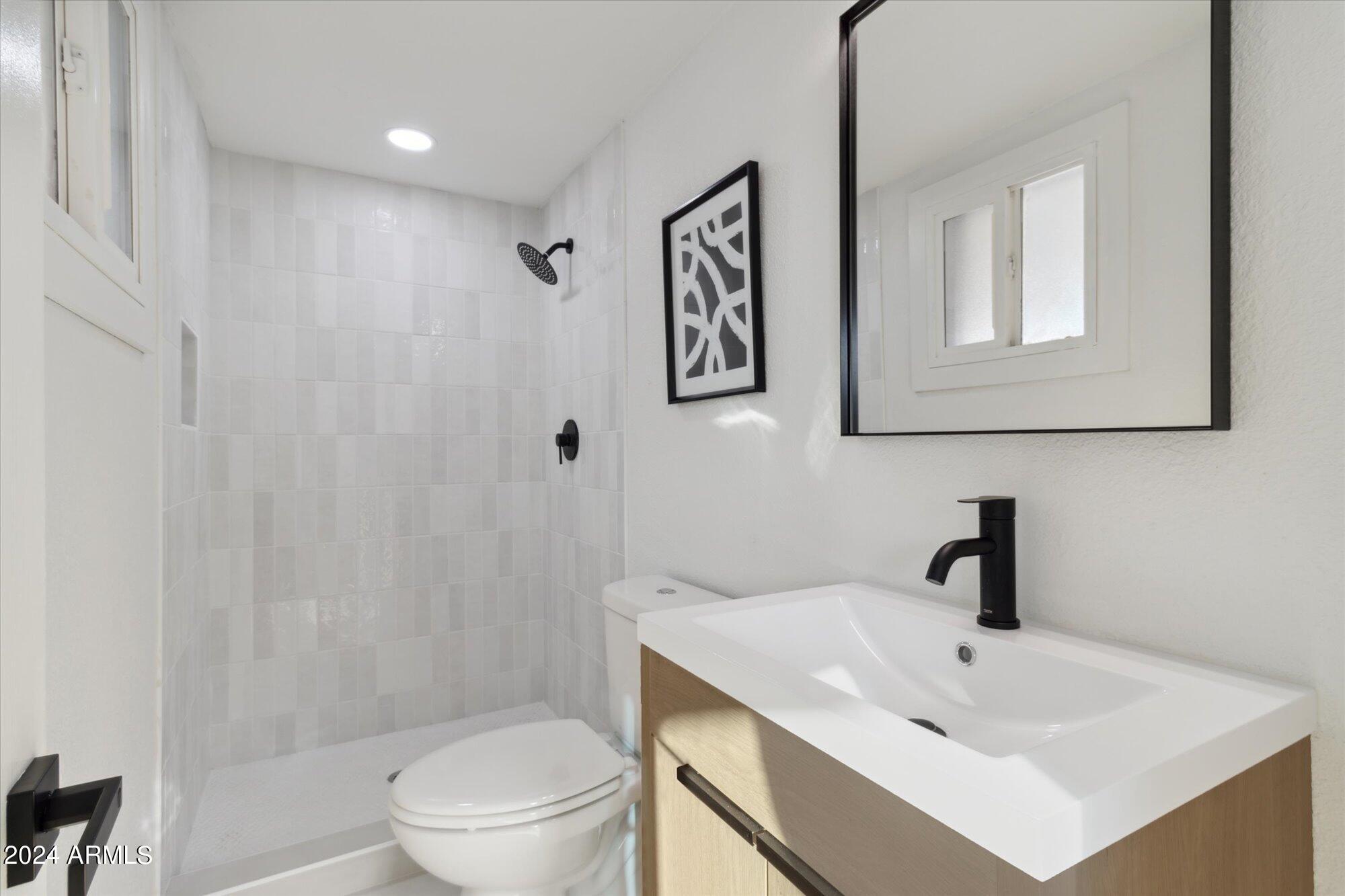 3621 E PERSHING Avenue