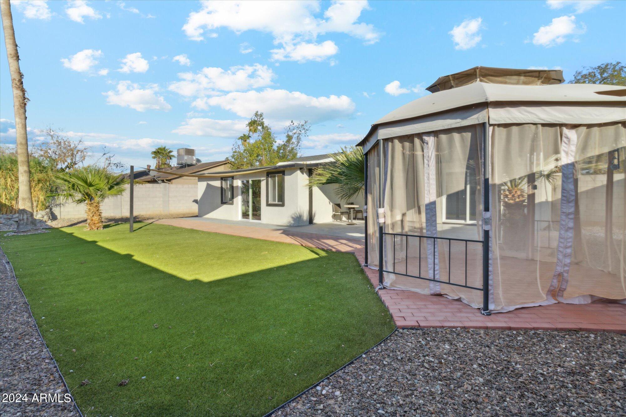 3621 E PERSHING Avenue