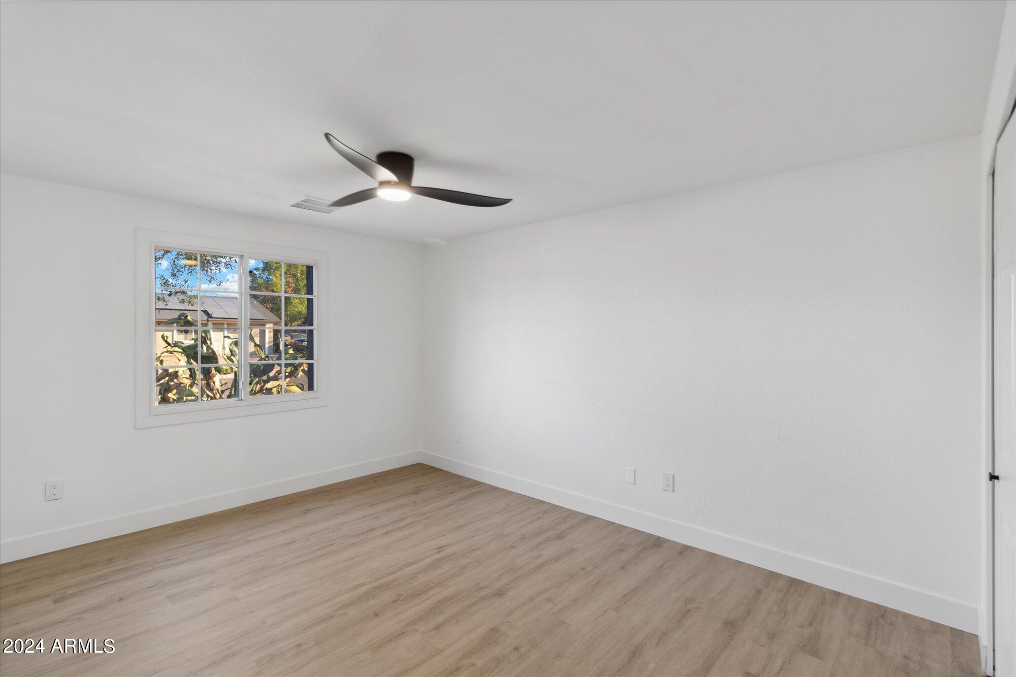 3621 E PERSHING Avenue