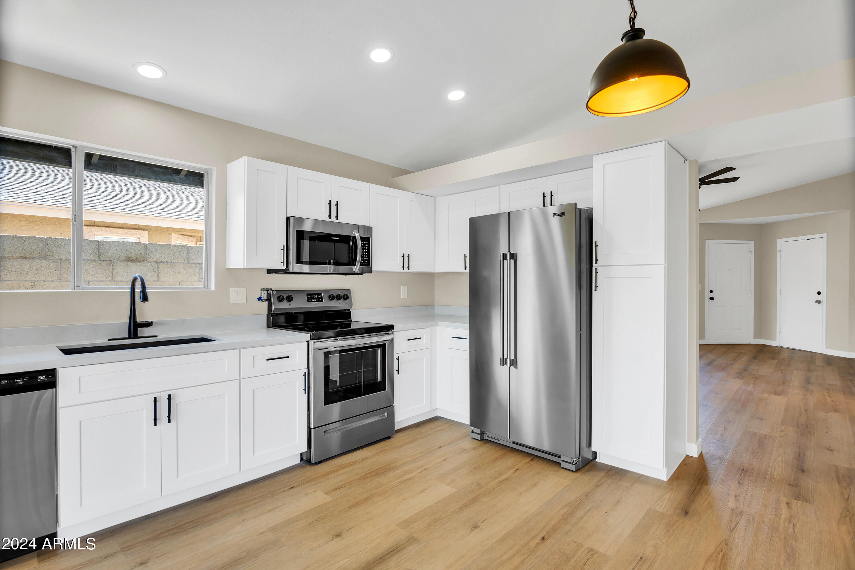 8431 W CAMPBELL Avenue