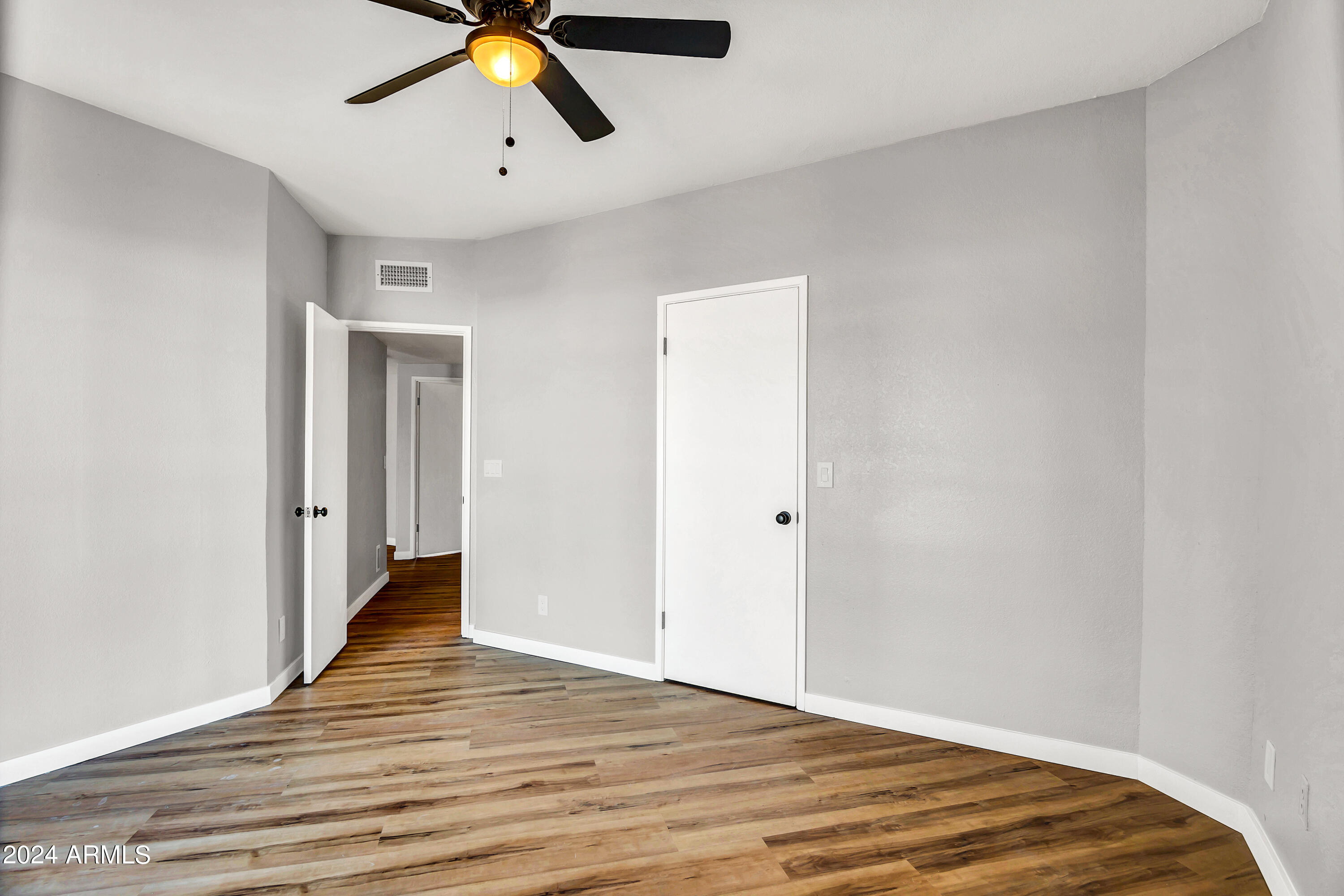 1352 E HIGHLAND Avenue, 212