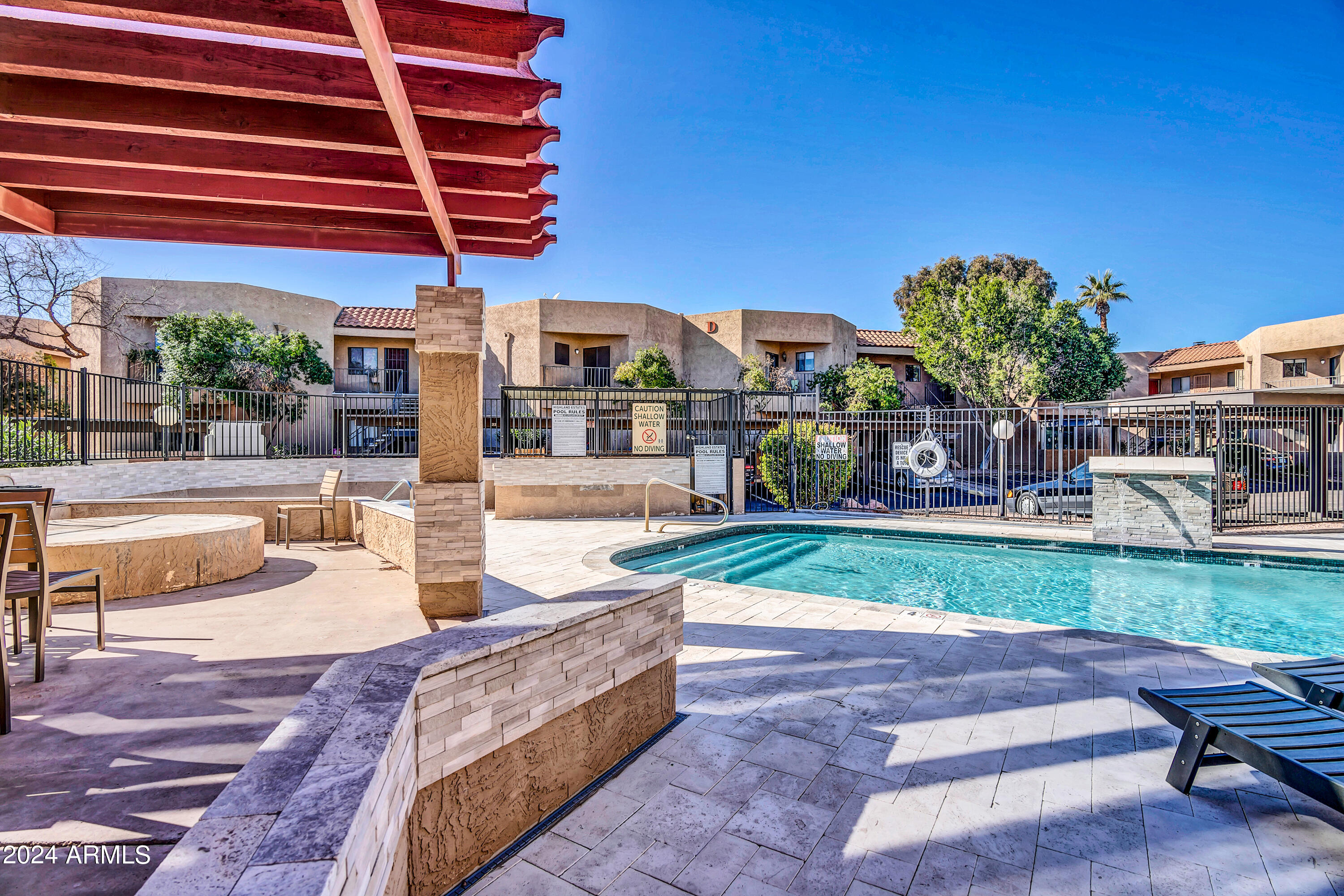 1352 E HIGHLAND Avenue, 212