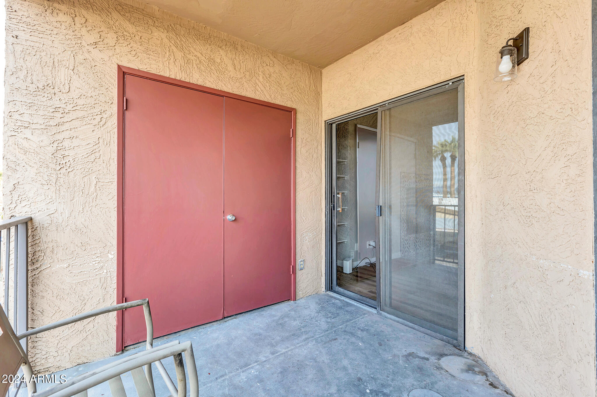 1352 E HIGHLAND Avenue, 212